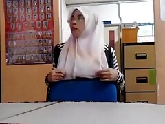Cikgu suka tetek